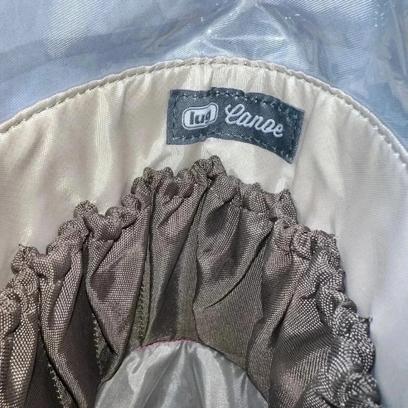 Lug “Canoe” Cosmetic Case “Painted Pearl” Travel Case - Picture 5 of 6